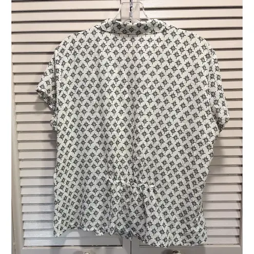 Covington  Cream/Green Geo Chiffon Button Up Collar‎ Blouse Size XL Short Sleeve