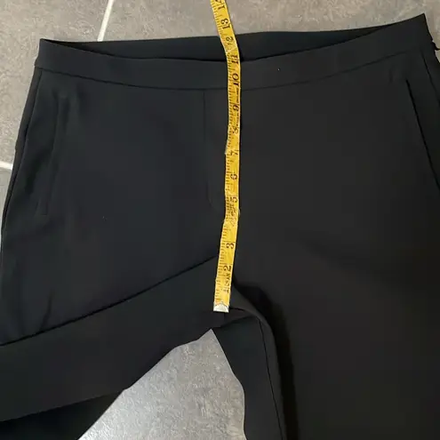 Lululemon  On The Move Pant *28" size 12
Black