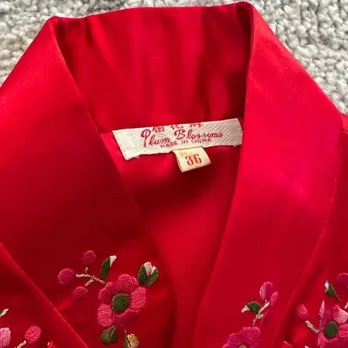 Vintage Red Satin Floral Bird Design Embroidered Chinese New Year Jacker Mandari