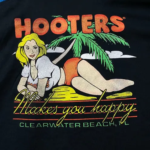 Hooters Makes You Happy Restaurant T