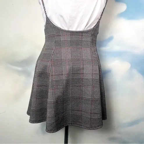 Lovely Day suspender mini skirt