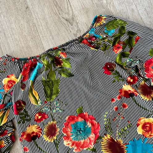 Womens Song of Style Floral Ruffle Blouse