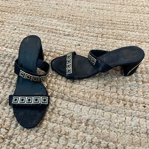 VANELI MAUREEN LEATHER MULE WITH BLOCK HEEL AND GREEK KEY DESIGN SIZE 8 Black