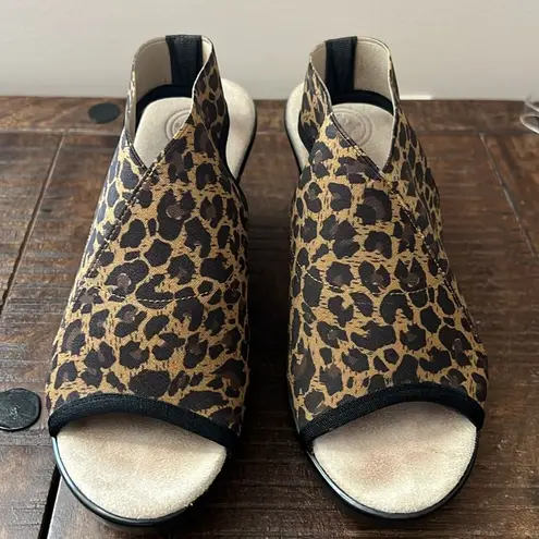 Charleston Shoe Co Wedge Sandals Slingback Size 8 Black