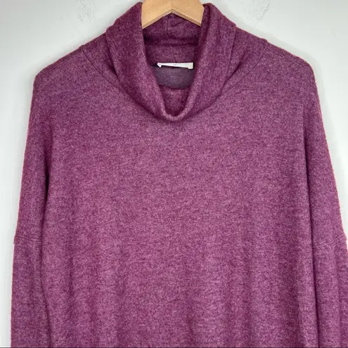 Hive & Honey burgundy wine split back turtleneck long sleeve lightweight sweater