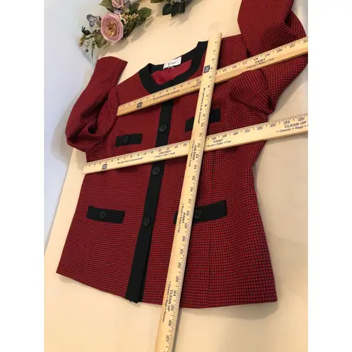 Le Suit Women Size 18 Red Black Long Sleeve Pocket 4 Buttons Closure Round Neck