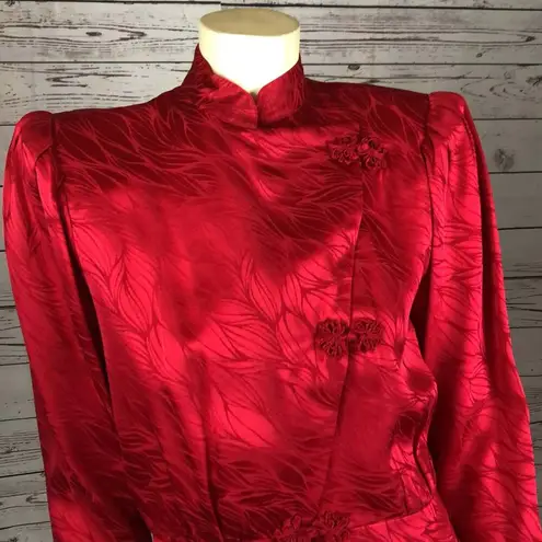 Vintage Argenti 100% pure Silk red skirt suit with asymmetrical closing size 6