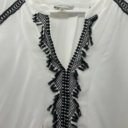 Tahari Plus 2X Top Ivory Black Lace Detail Blouse V-Neck Pleats Jumper Women's