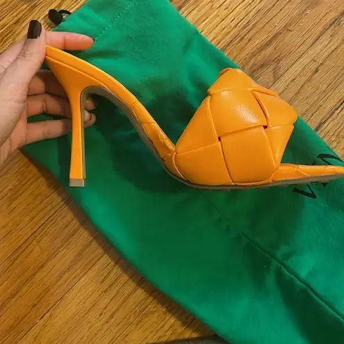 Bottega Veneta NWOT Tangerine Orange intrecchiato Lido sandals Size 38
