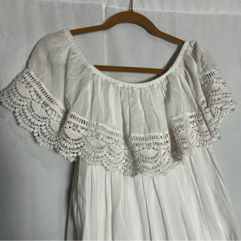 PilyQ NWOT White Off Shoulder Lace Ruffle Trim Mini Dress Coverup Size Med/Lrg