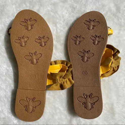 Pearl pineapple ruffle strap sandals 6.5 Yellow