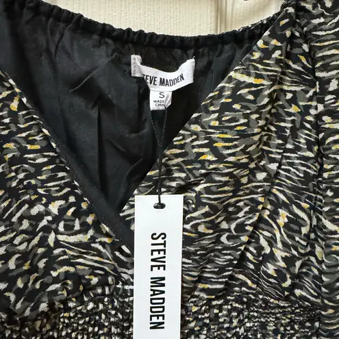 Steve Madden NWT  V‎ NECK SMOCKED TOP - Image 3