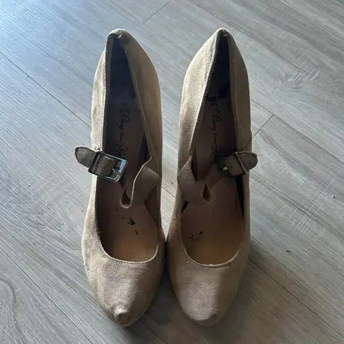 Penny Loves Kenny Unveiling Elegance: Women's Used Heel Pumps - Size 10