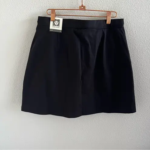 Anne Klein NWT Ann Klein Black Skort Front Pocket Small