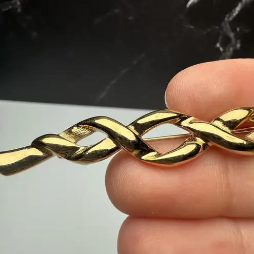 Monet Gold Tone Twisted Bar Brooch Pin Signed Vintage