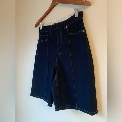 EXPRESS Super High Waisted 90s Bermuda Dark Wash Jean Shorts Size 4