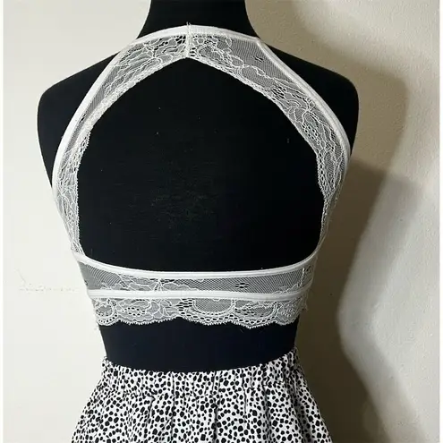 White Fox Boutique Women's Lace Halter Top Casual Size XS