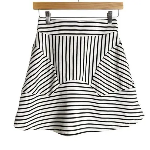 Olive & Oak White Black Striped A-Line Knit Skater Mini Skirt Size XS