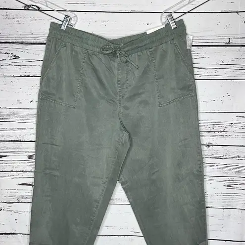 Maurice's  NWT Size XL Green Weekender Crop Pull On Jogger Pants