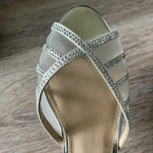 Nina NY Corita Silver Metallic Heels Size 8.5 Medium