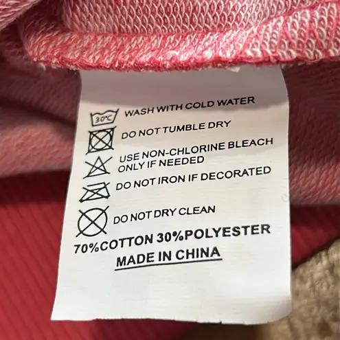 Woman’s Oh Christmas Tree Holiday Red Sweatshirt w/Xmas Tree Cake Size Large - Image 4