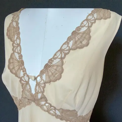 Emilio Pucci Vintage 60s/70s Lace Nightgown Robe Set– Ivory & Nude Lace Sz Large