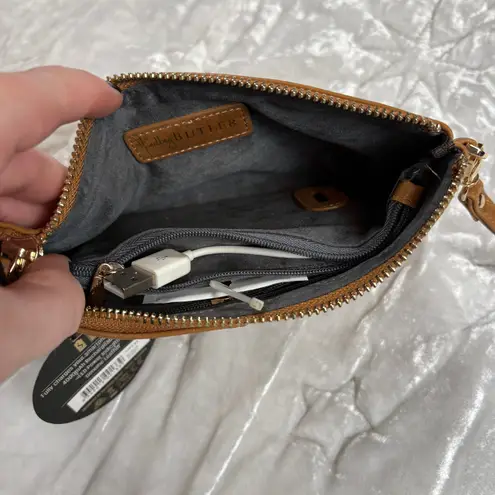 NWT Handbag Butler Mighty Purse Brown Leather Zip Phone Charging Wristlet