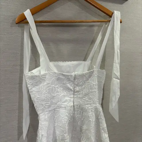 NWT Lulu's Lovable Aesthetic White Embroidered Tie