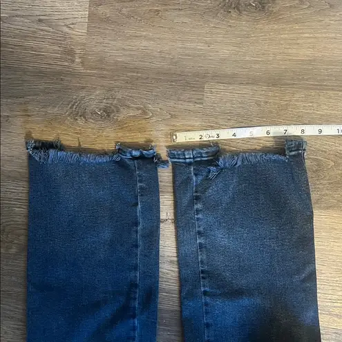 Judy Blue Straight Fit High Rise Button Up Black Wash Jeans w/Raw Frayed Hem 30