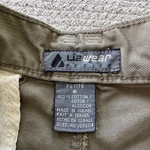 Vintage 90’s LizWear Petite Olive Green Pleated High Waist Cotton Shorts Sz 6P