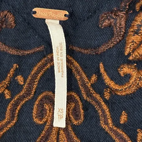 Free People  bell sleeve crop top size XS embroidered paisley pattern navy blue