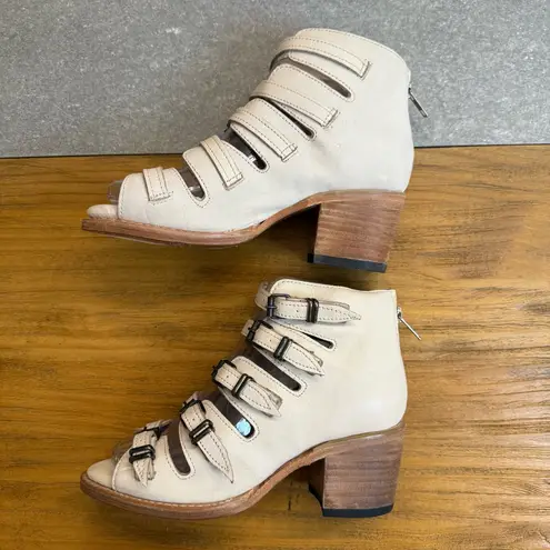Freebird Quinn Open Toe Strappy Buckles Cream Sandal Booties Size 6