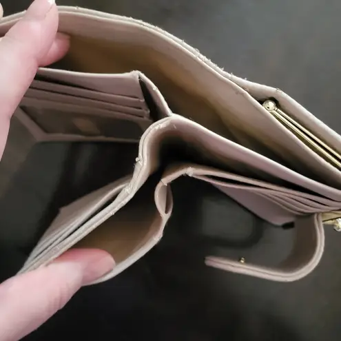 Buxton Cream Faux Leather Wallet with Kiss Lock Coin Pouch