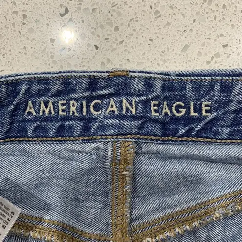 American Eagle  Size 8 Curvy Mom Jeans High Rise Distressed Rips Torn Thrashed