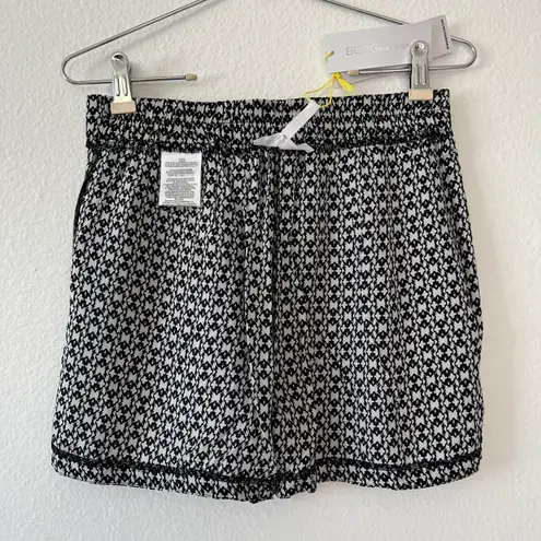 BCBGeneration Black & White Print Comb Shorts