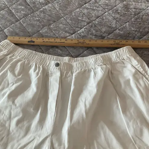 Woman Within White Cotton Elastic Waist denim Shorts Size 34W plus pockets Jean