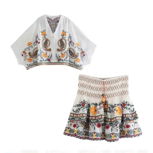 Boho embroidered 2 piece set!! ❤️ White Size L