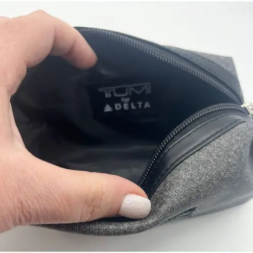 TUMI for Delta Make Up Bag Black Canvas Mini Case Zip Toiletries/Cosmetic Bag