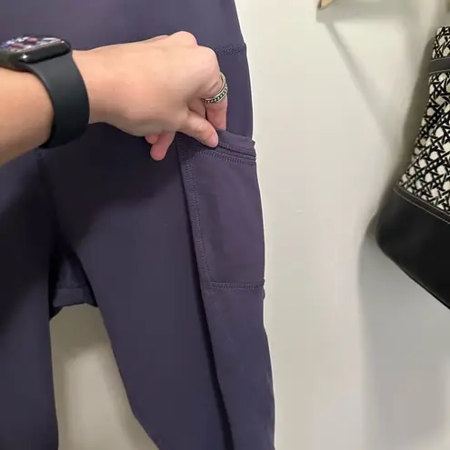 Purple 7/8 Length Leggings with Pockets size Large