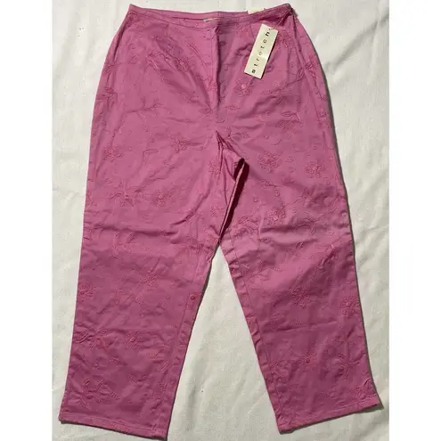 st. john's bay St John’s Bay Women’s Embroidered Flower Cropped Capri Pants Size 10 Creamy Pink