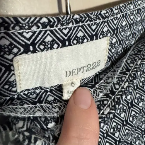 SALE! B/W Dept 222 Diamond Patterned Bermuda Shorts Size 6 EUC