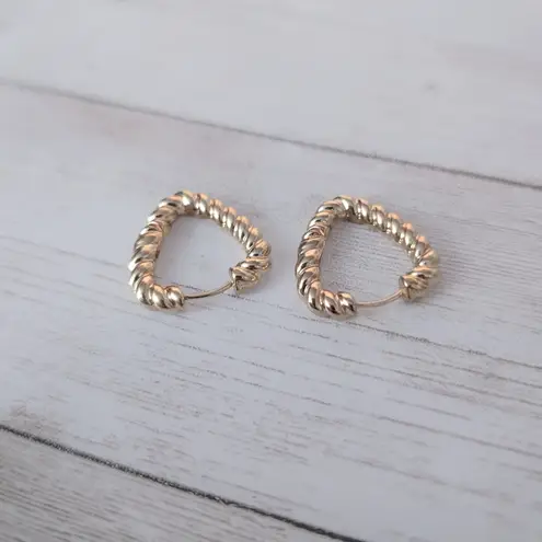 Vintage Earrings Twisted Heart Shape Hoop