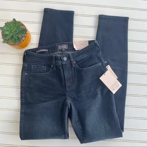 NYDJ Alina Jeans in Quentin Size: 00 NEW