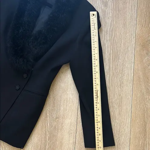 Vintage Karen Nicole New York 100% Wool Black Blazer with Faux Fur Collar Size 6