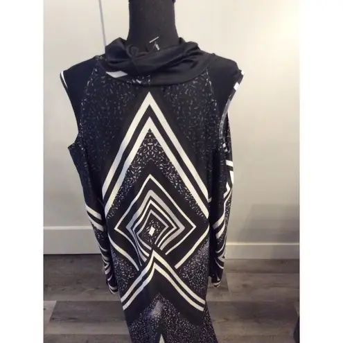 Ashley Stewart New NWT Plus 18/20 Cold Shoulder Geo print Maxi Dress