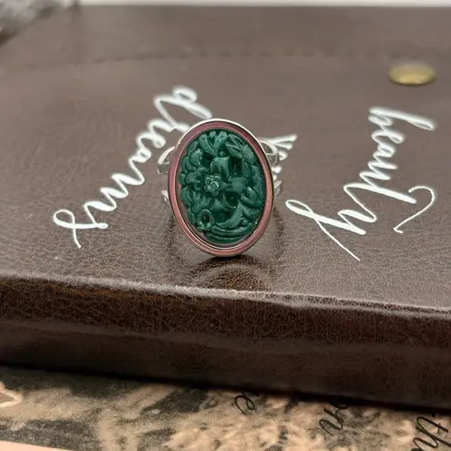 Handmade Vintage 1970s Green Floral Cabochon Ring Boho