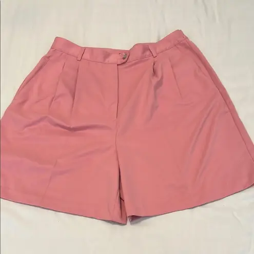 IZOD Womens size 14 pink pleated shorts side and back pockets belt loops EUC