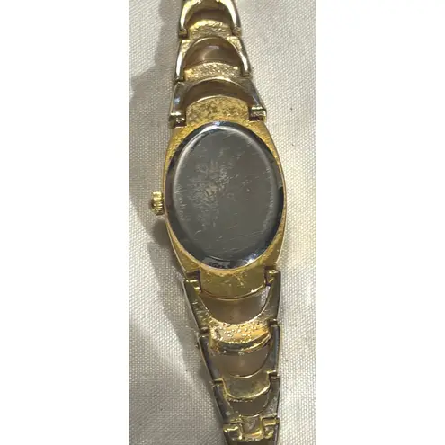 Annibel Women Two Tone Oval Face Roman Numeral Quartz Wristwatch Gold Silver