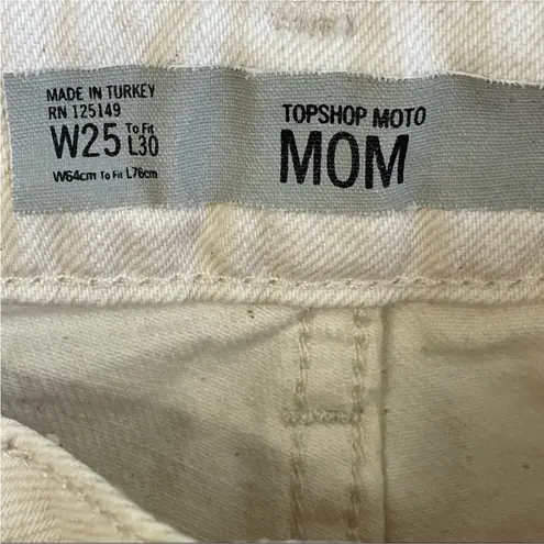 Topshop  Moto Mom Embroidered Floral Jeans