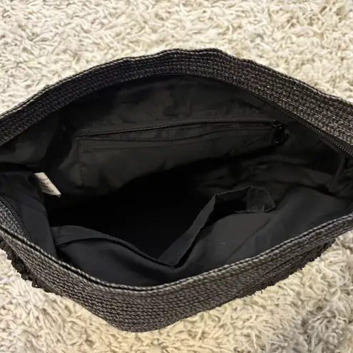 Elegant Magid Women’s Olive Woven Shoulder Bag Black